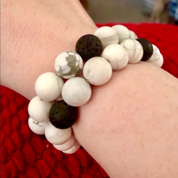 MARBLED HOWLITE LAVA STONE STRETCH BRACELET NEW - Picture 2 of 10